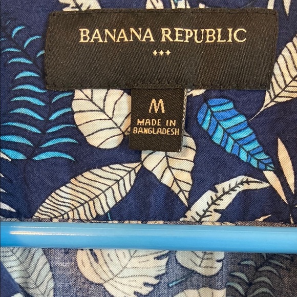 Banana Republic Blue and White Casual Button Down Shirt - Picture 3 of 4